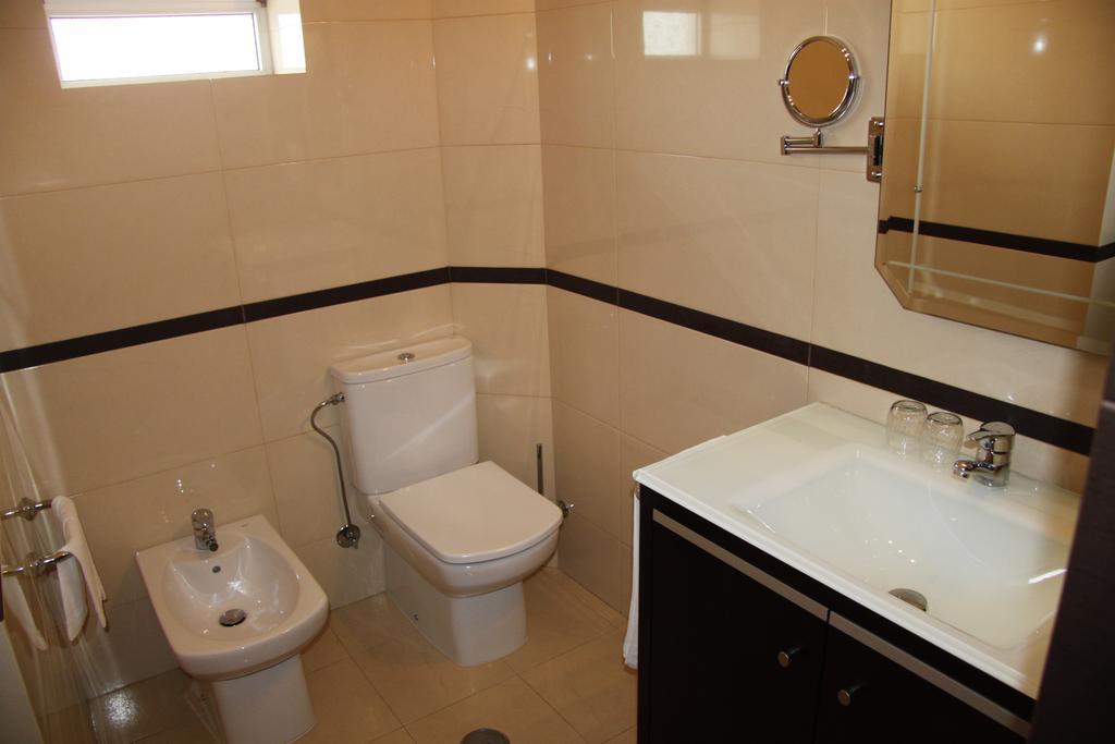 Hotel Colmeia Monte Real Quarto foto