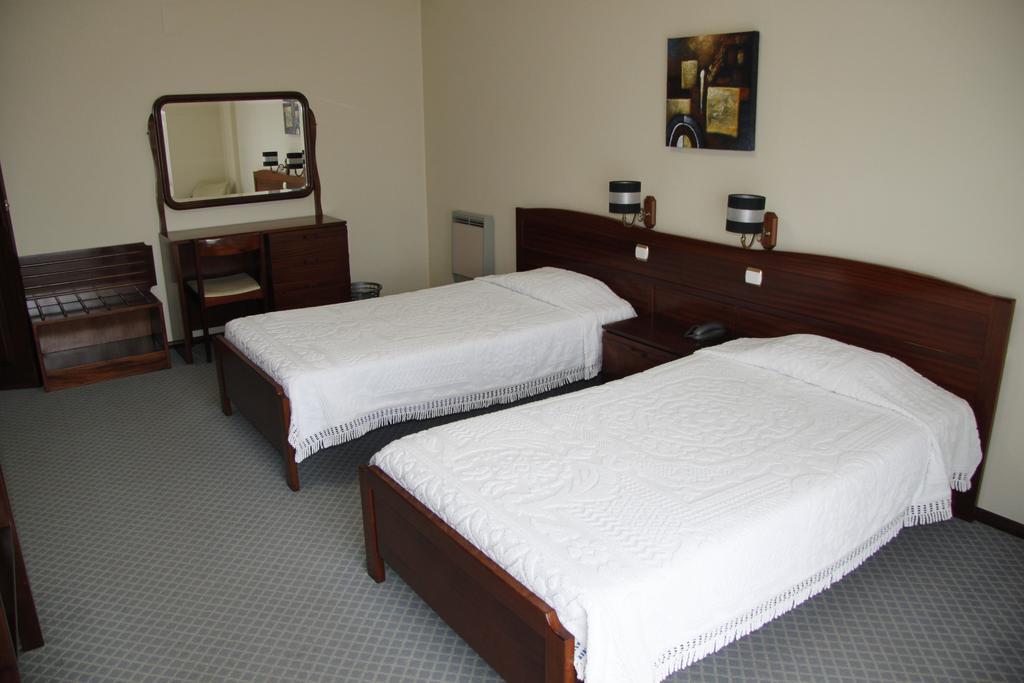 Hotel Colmeia Monte Real Quarto foto